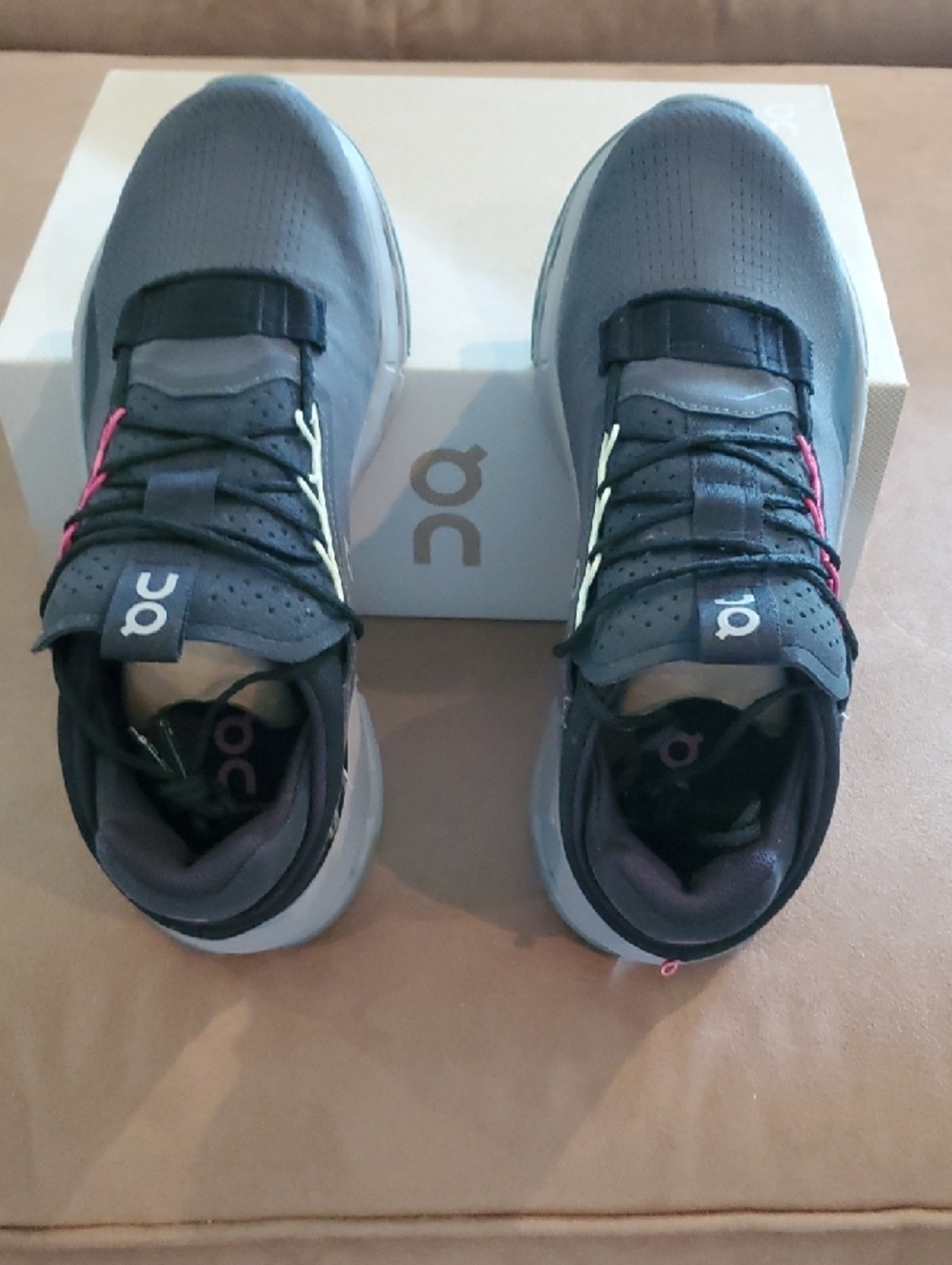 Womens On Run Cloudnova 2 Sneakers, Size 7